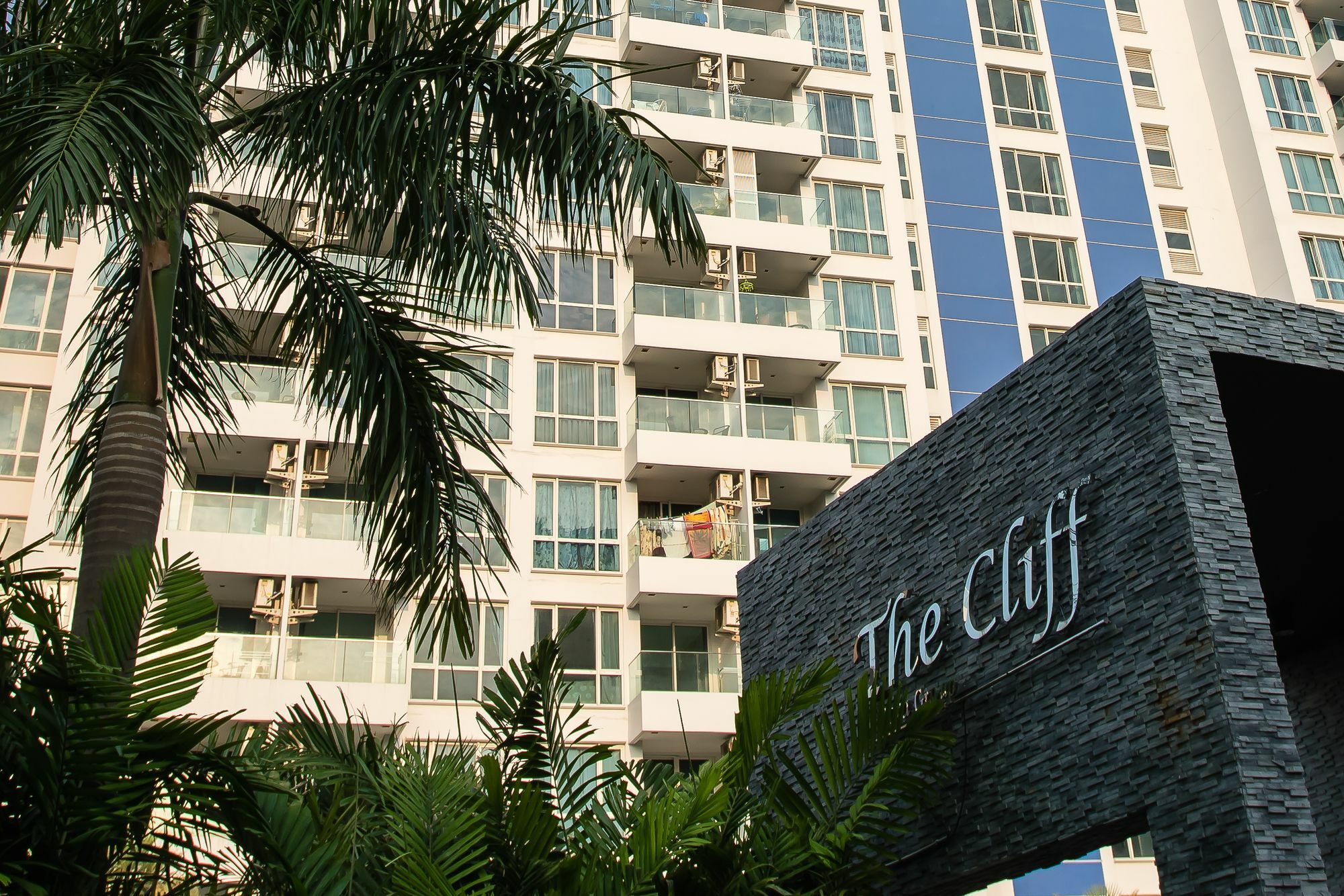 The Cliff Condominium Pattaya Eksteriør billede